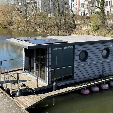 Hausboot Luft & Liebe Botel