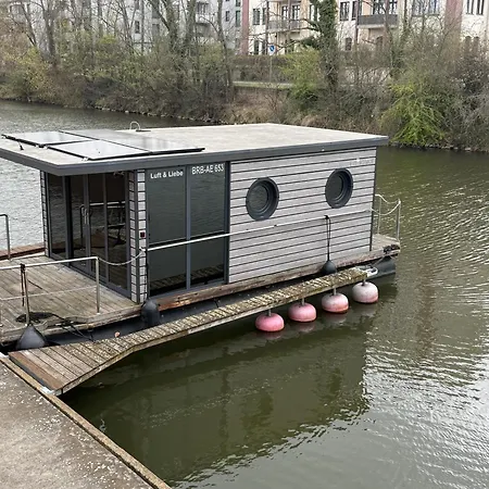 Hausboot Luft & Liebe * Halle (Saale)